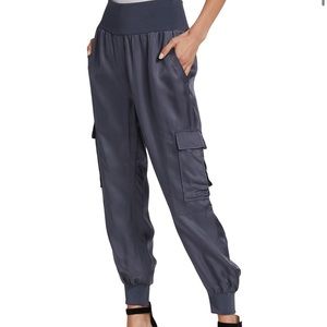 Cinq à Sept NWT Giles Cargo Joggers Size Large Minimalist Contemporary Chic